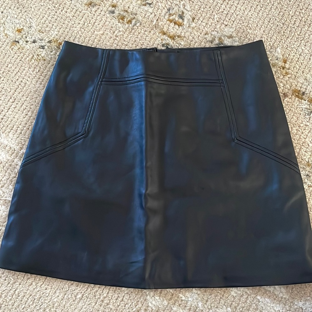Faux leather mini skirt